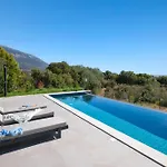 Antreas Mentoros Villa Karavados